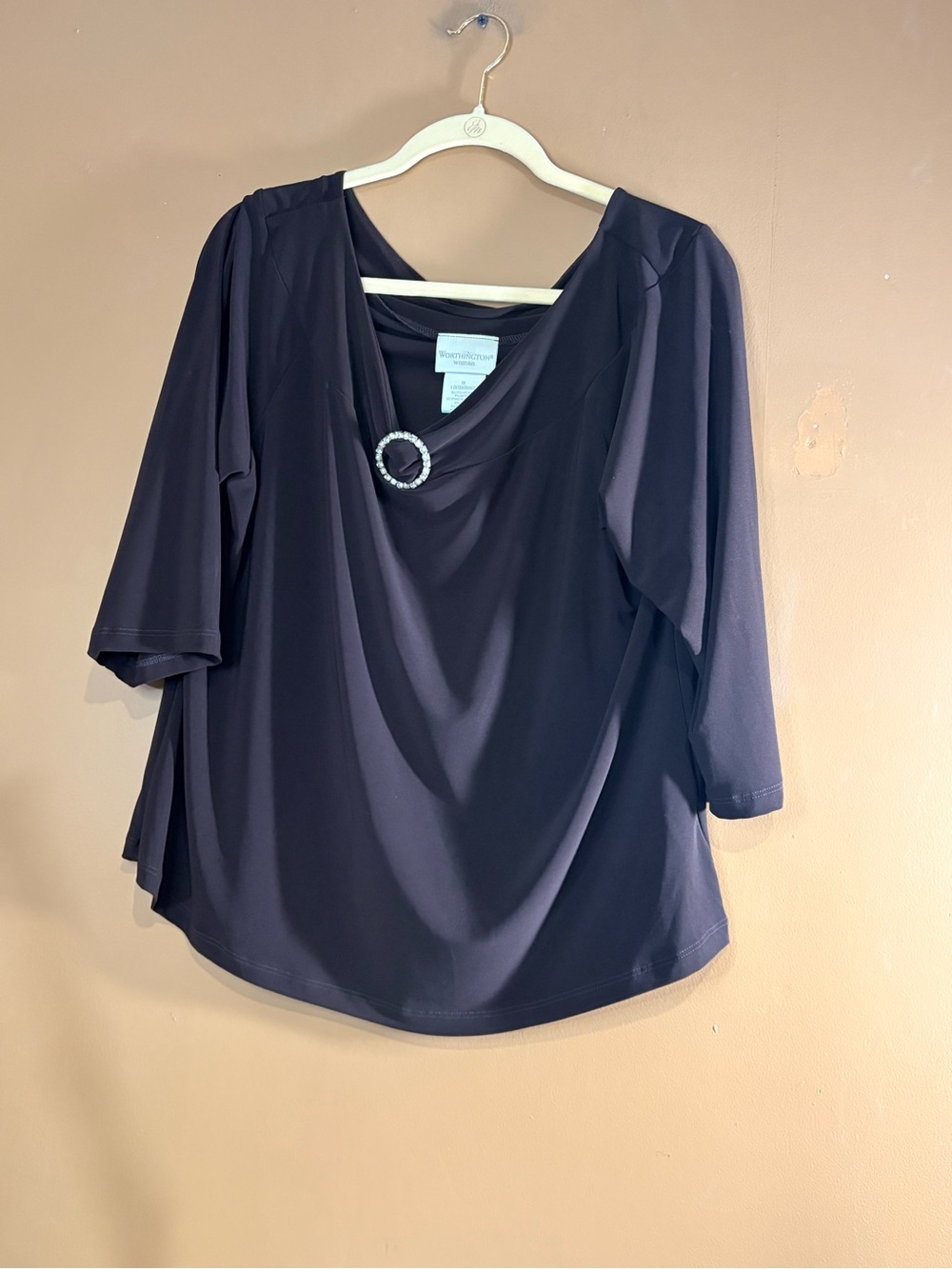 HC846. Womens Worthington Brown Flowy Sleeve Top Size 1X Accent On Neck